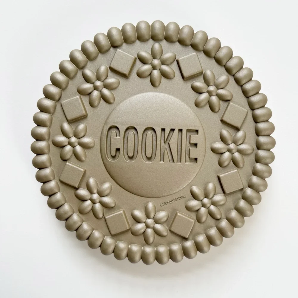 Williams Sonoma 9” Round Sandwich Cookie Cake Pan Set | NWT